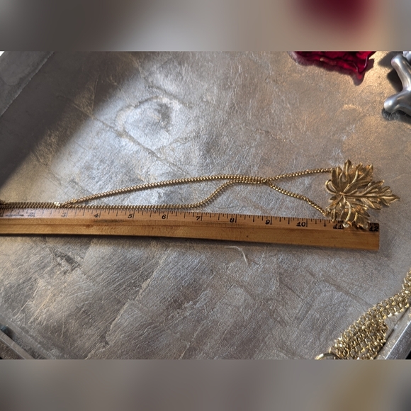 Vintage Goldtone Leaf Necklace 12 " Fall, Autumn, Nature, Tree - Picture 4 of 7